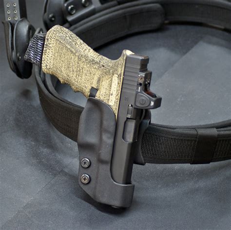 dara holsters and gear.